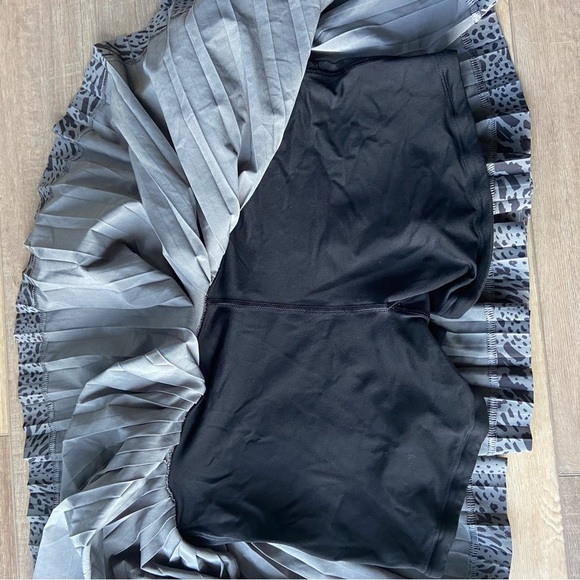 Lululemon Pleat To Street Skirt II
Watermark Slate Black size 6 - Picture 8 of 14